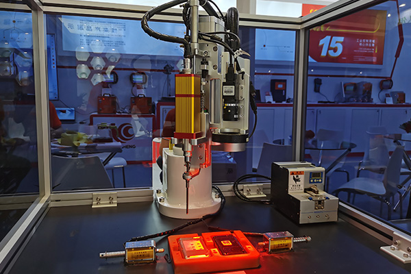 視覺檢測系統的打螺絲應用